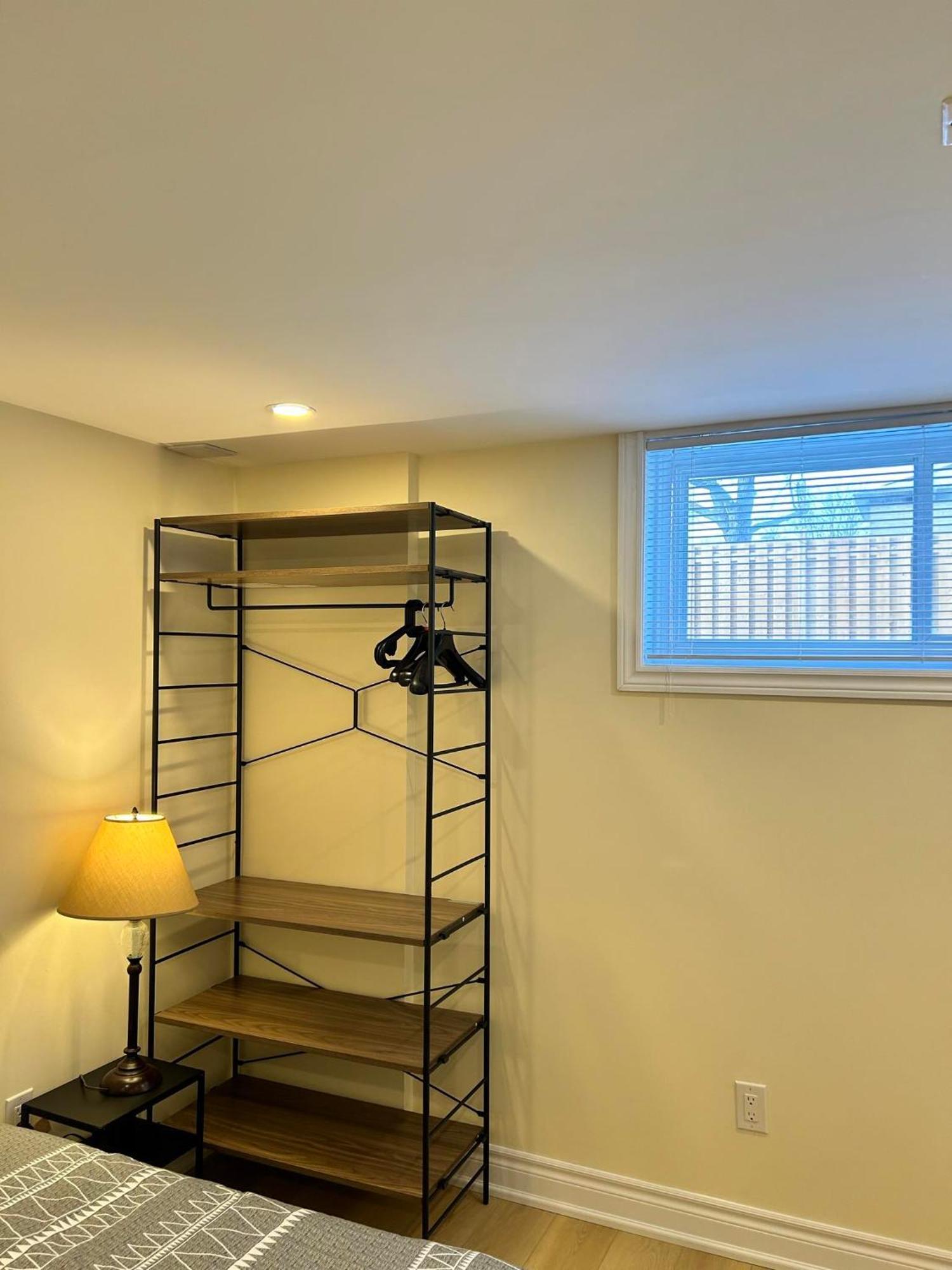 Brand New Lower Home With Exclusive Bathroom Toronto Esterno foto